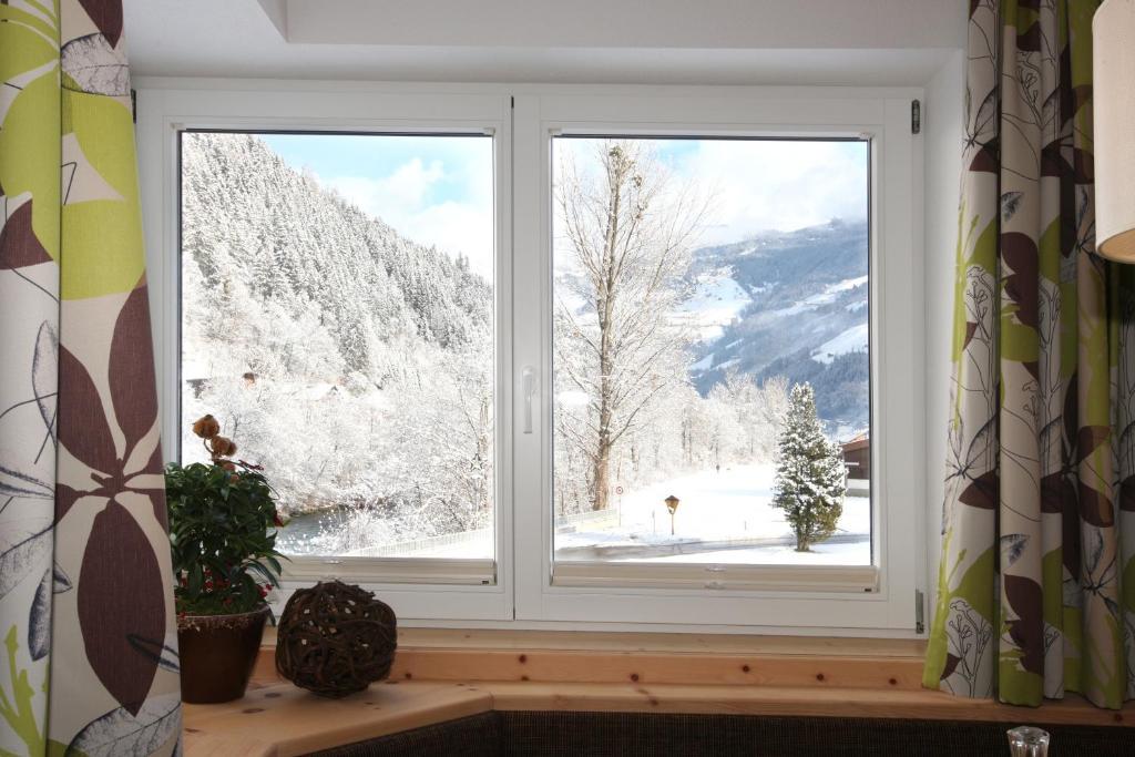 צל אם צילר Appartements Alpenkristall חדר תמונה